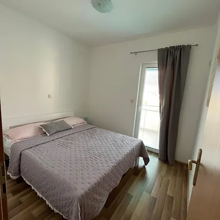 Mia Mara * Brodarica (Sibenik-Knin)