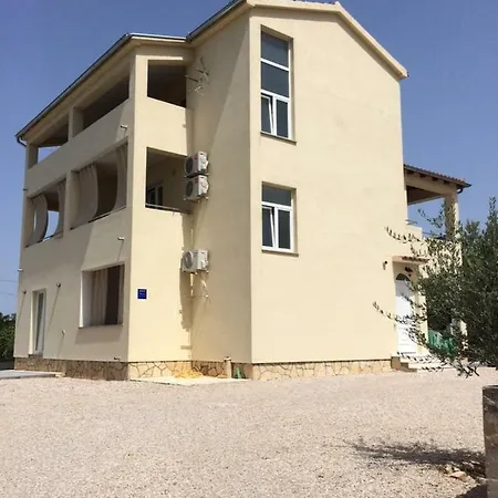 Mia Mara * Brodarica (Sibenik-Knin)