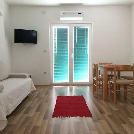 Mia Mara Brodarica (Sibenik-Knin)